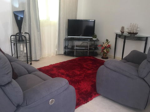 Bright & Beautiful Home On The Hills! - Accommodation in Surfers Paradise 5