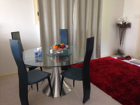 Bright & Beautiful Home On The Hills! - Accommodation in Surfers Paradise 9