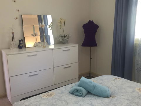 Bright & Beautiful Home On The Hills! - Accommodation in Surfers Paradise 21
