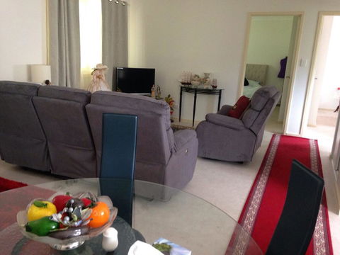 Bright & Beautiful Home On The Hills! - Accommodation in Surfers Paradise 8