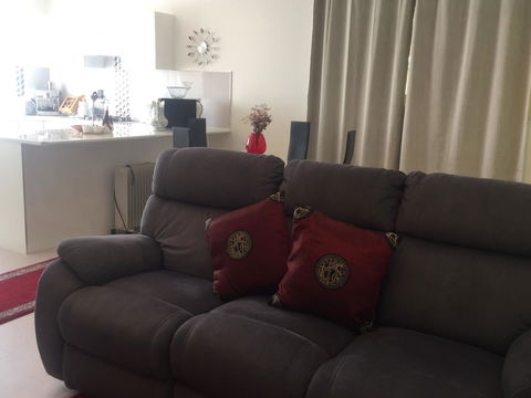 Bright & Beautiful Home On The Hills! - Accommodation in Surfers Paradise 7