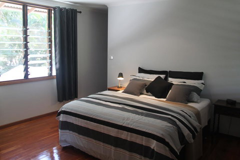 Beach House On Fox - Accommodation in Surfers Paradise 3