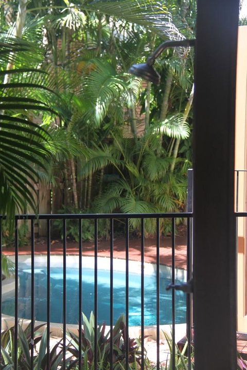 Beach House On Fox - Accommodation in Surfers Paradise 16