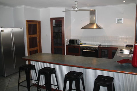 Beach House On Fox - Accommodation in Surfers Paradise 12