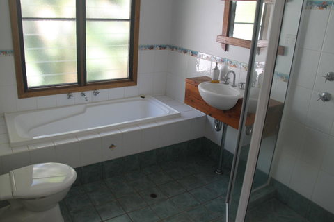 Beach House On Fox - Accommodation in Surfers Paradise 11