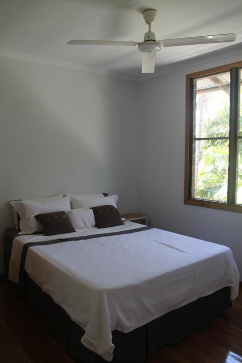 Beach House On Fox - Accommodation in Surfers Paradise 8