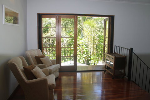 Beach House On Fox - Accommodation in Surfers Paradise 19