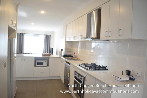 North Coogee Beach House - Accommodation in Surfers Paradise 18