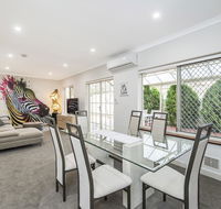 Luxury Federation Style Home - Sleeps 10 - Accommodation in Surfers Paradise