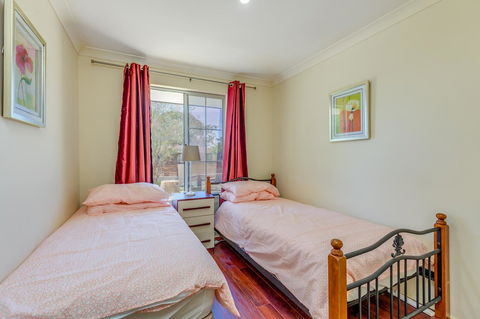 Brilliant, Neat, Convenient, Family-friendly House - Accommodation in Surfers Paradise 10
