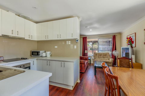 Brilliant, Neat, Convenient, Family-friendly House - Accommodation in Surfers Paradise 4
