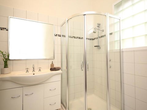 Dawson Accommodation - Accommodation in Surfers Paradise 4