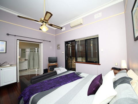 Dawson Accommodation - Accommodation in Surfers Paradise 1