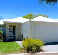 Contemporary Cove - Quindalup - Accommodation in Surfers Paradise