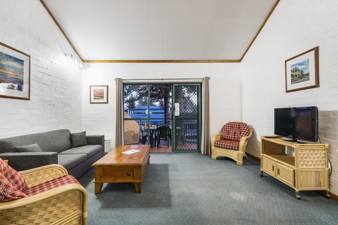 Cottesloe Beach Chalets - Accommodation in Surfers Paradise 33