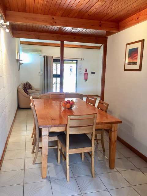 Cottesloe Beach Chalets - Accommodation in Surfers Paradise 17