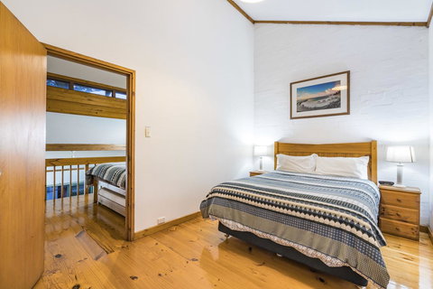 Cottesloe Beach Chalets - Accommodation in Surfers Paradise 8