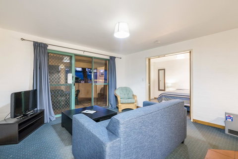 Cottesloe Beach Chalets - Accommodation in Surfers Paradise 42