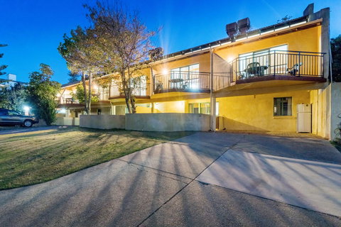 Cottesloe Beach Chalets - Accommodation in Surfers Paradise 2