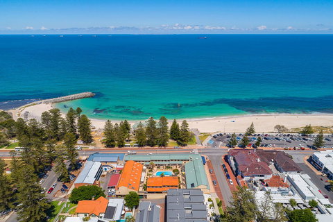 Cottesloe Beach Chalets - Accommodation in Surfers Paradise 13