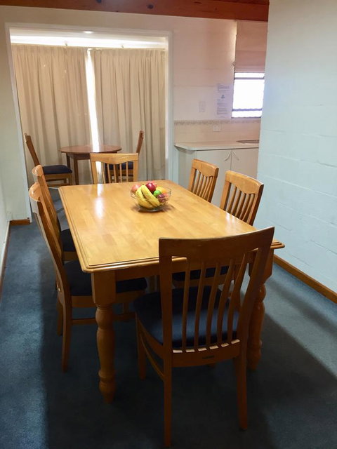 Cottesloe Beach Chalets - Accommodation in Surfers Paradise 22