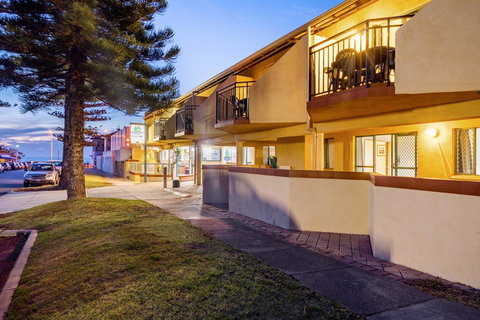 Cottesloe Beach Chalets - Accommodation in Surfers Paradise 4