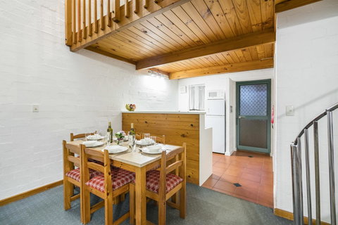 Cottesloe Beach Chalets - Accommodation in Surfers Paradise 31