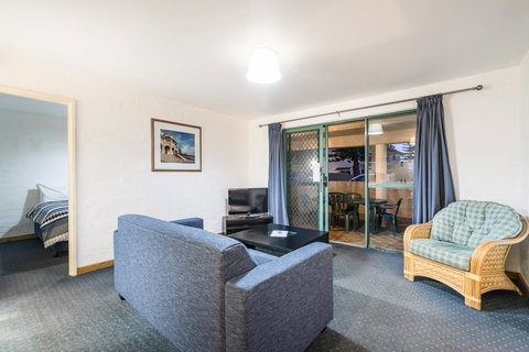 Cottesloe Beach Chalets - Accommodation in Surfers Paradise 37
