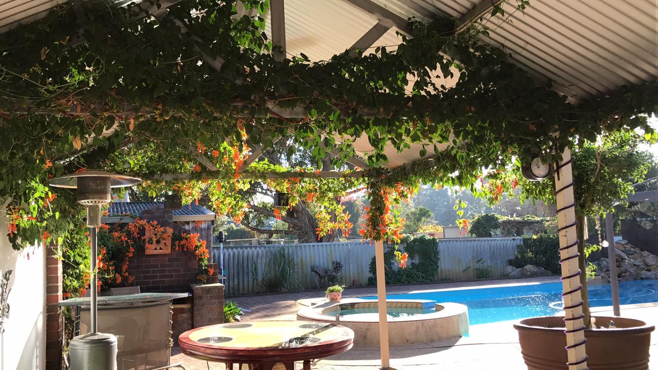 Middle Swan WA Accommodation in Surfers Paradise