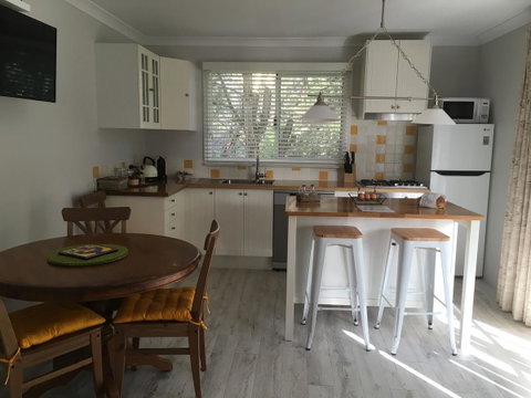 Applegate Lane Chalet - Accommodation in Surfers Paradise 12