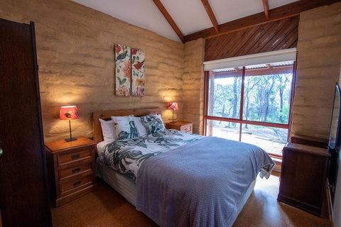 Denmark Forest Retreat - Accommodation in Surfers Paradise 12