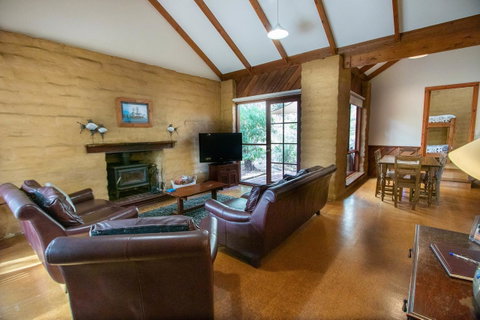 Denmark Forest Retreat - Accommodation in Surfers Paradise 23