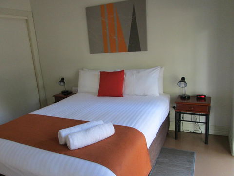 Breezes Apartments - Accommodation in Surfers Paradise 5