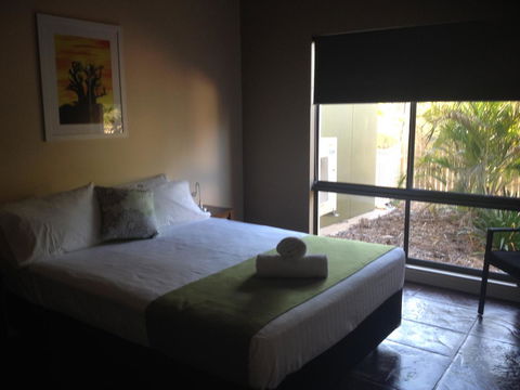 Breezes Apartments - Accommodation in Surfers Paradise 3