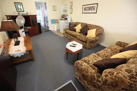 Jacaranda Guest House - Accommodation in Surfers Paradise 8