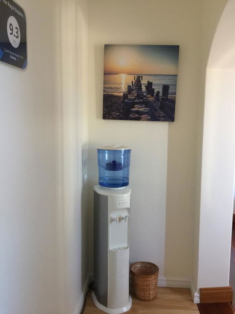 The Royal Dolphin Bed & Breakfast Safety Bay - Accommodation in Surfers Paradise 26