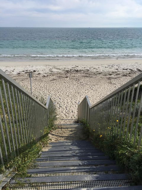 The Royal Dolphin Bed & Breakfast Safety Bay - Accommodation in Surfers Paradise 22