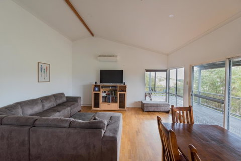 Peppy Beach Ocean Views - Accommodation in Surfers Paradise 2