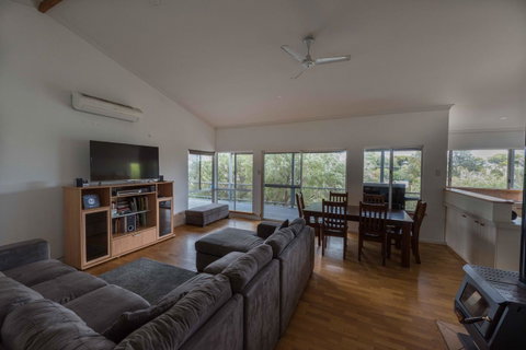 Peppy Beach Ocean Views - Accommodation in Surfers Paradise 4