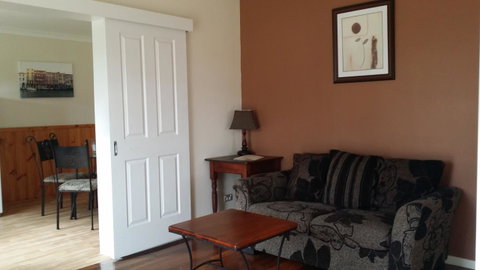 Chalets On Frenchman - Accommodation in Surfers Paradise 28