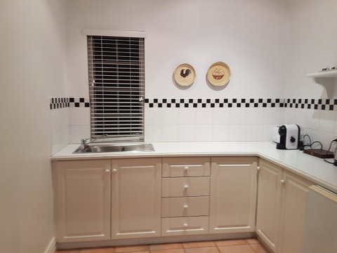 Two Sisters Chalets - Accommodation in Surfers Paradise 11