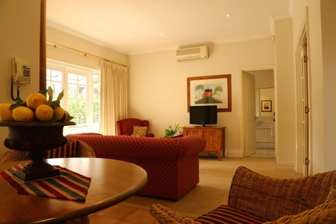 Two Sisters Chalets - Accommodation in Surfers Paradise 28