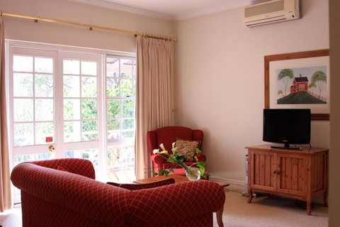 Two Sisters Chalets - Accommodation in Surfers Paradise 34