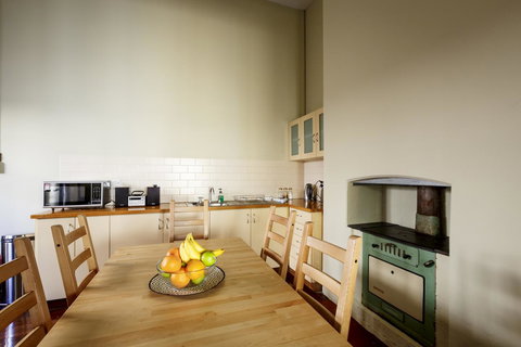 Fremantle Colonial Cottages - Accommodation in Surfers Paradise 10