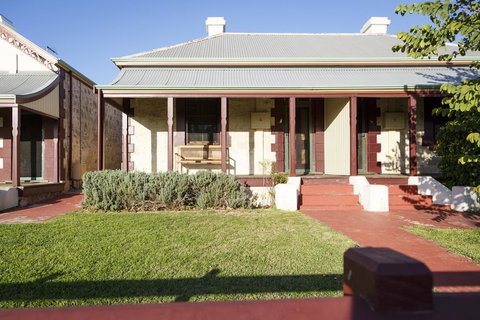 Fremantle Colonial Cottages - Accommodation in Surfers Paradise 32