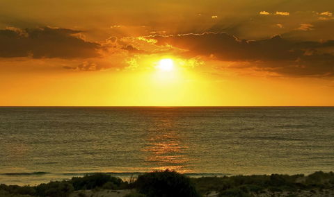 Scarborough & Absolutely Beachfront - Accommodation in Surfers Paradise 3