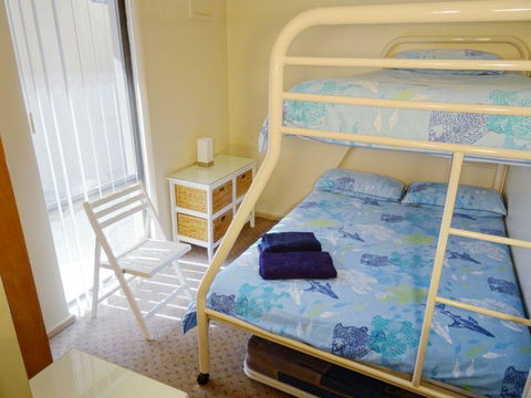 Scarborough & Absolutely Beachfront - Accommodation in Surfers Paradise 16