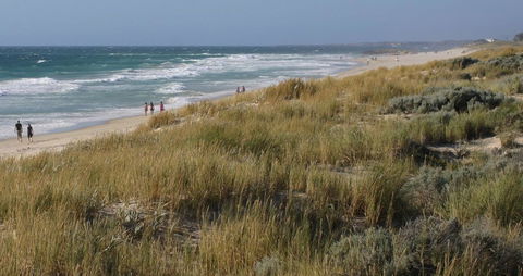 Scarborough & Absolutely Beachfront - Accommodation in Surfers Paradise 2