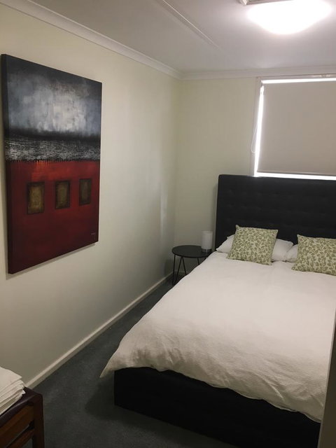 The Cottage That Could - Accommodation in Surfers Paradise 9