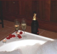 Pemberton Old Picture Theatre Holiday Apartments - Accommodation in Surfers Paradise